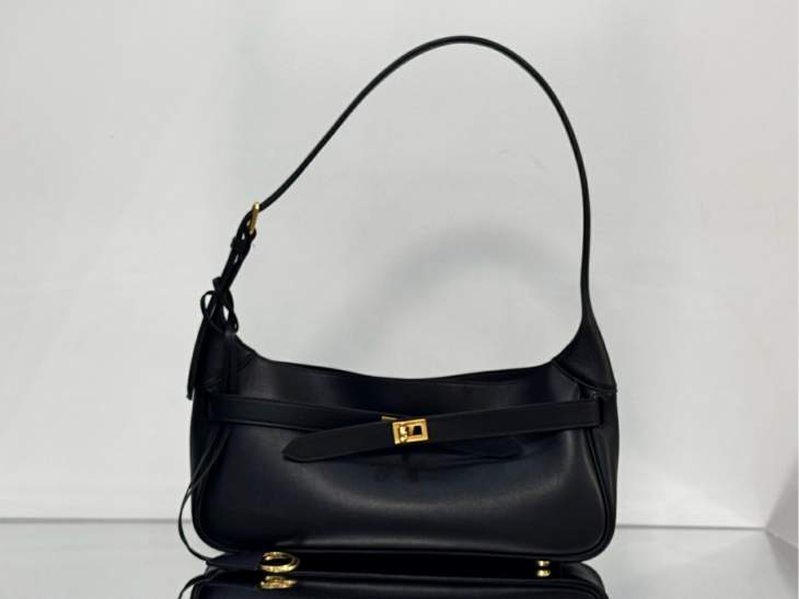 Picture of Balenciaga Handbags _SKUfw184035148fw
